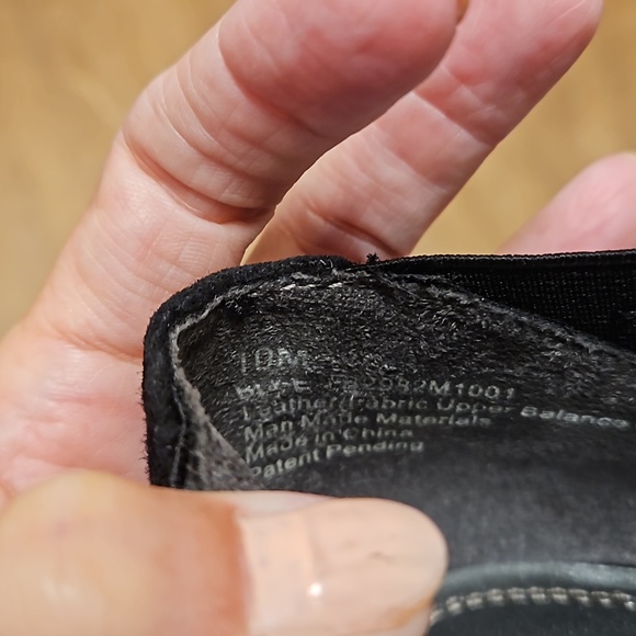 NATURALIZER Size 10M NWOT Black, slide on, elastic edged shiny heel Travel - Picture 3 of 8